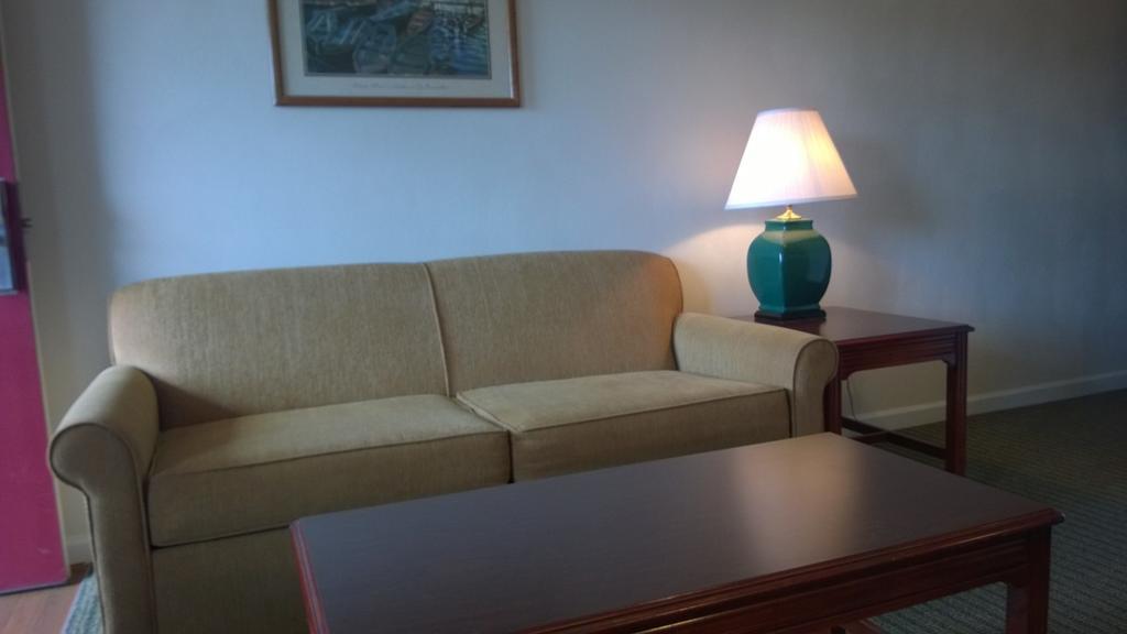 Affordable Suites シャーロッツビル エクステリア 写真