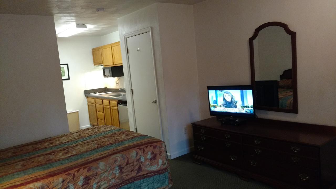 Affordable Suites シャーロッツビル エクステリア 写真