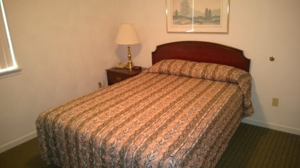 Affordable Suites シャーロッツビル エクステリア 写真